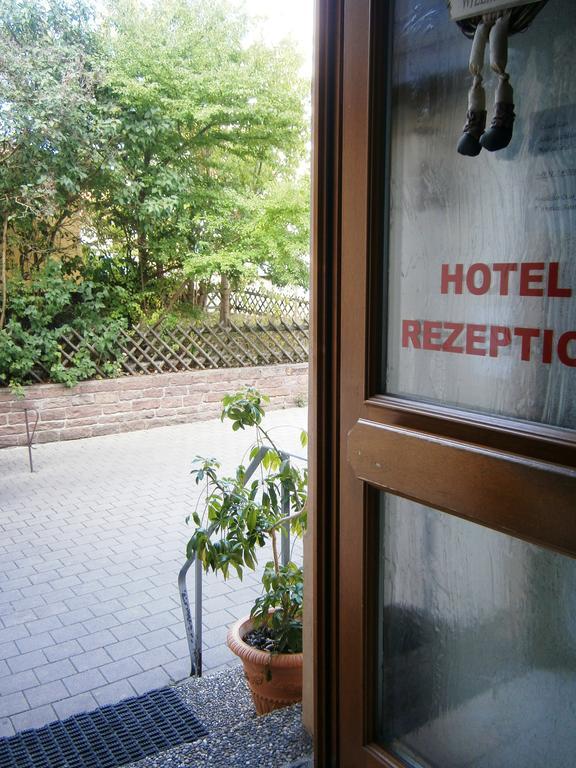 Hotel Strauss Waldbronn Exterior foto
