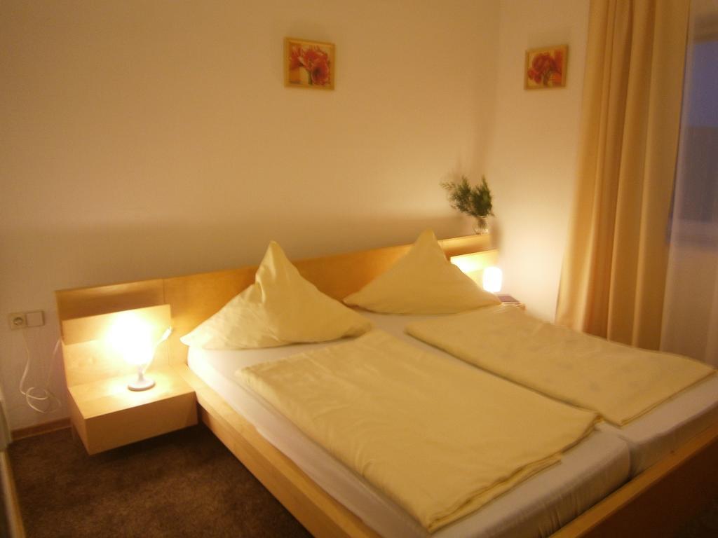 Hotel Strauss Waldbronn Cameră foto