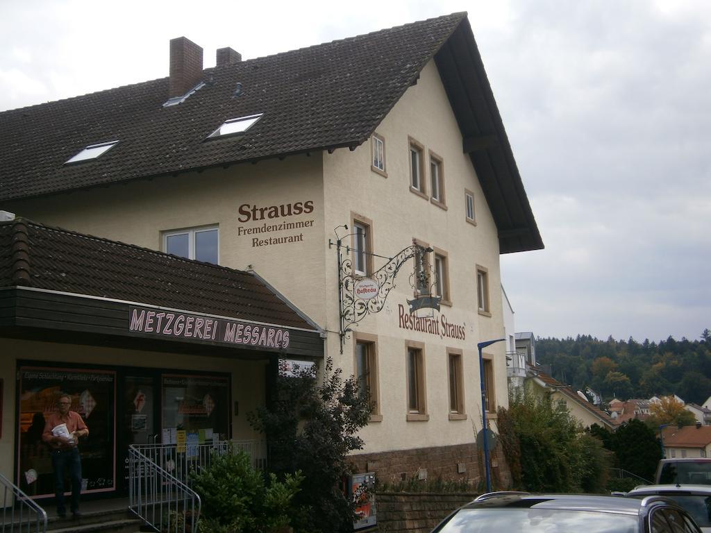 Hotel Strauss Waldbronn Exterior foto